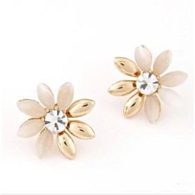 Dual Cream Floral Stud Earrings